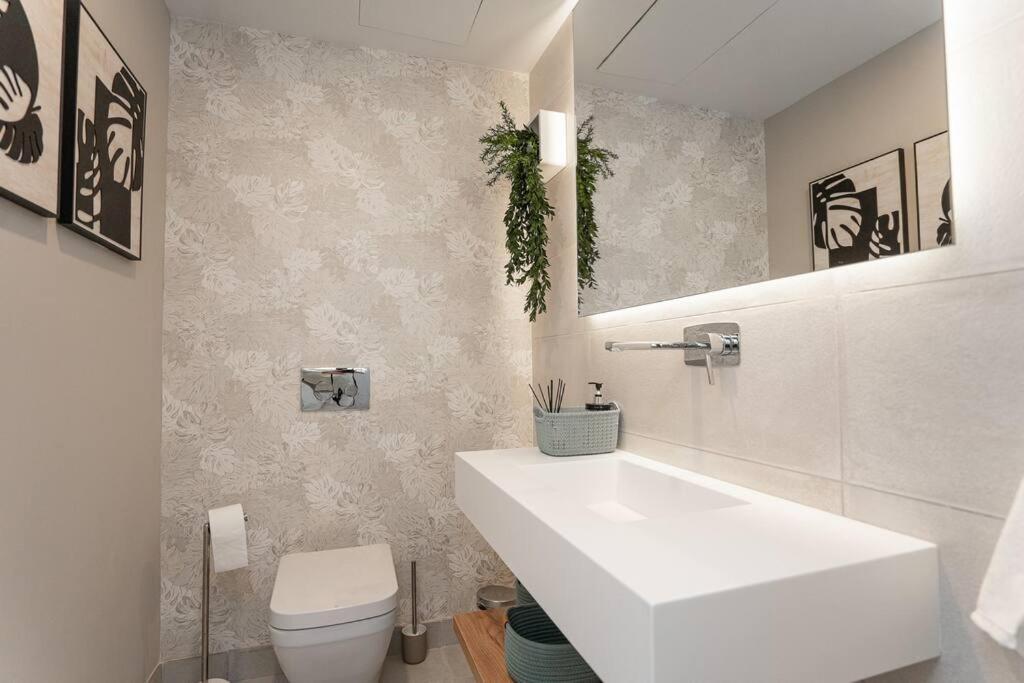 Apartamento With Spectacular View In Cabopino *